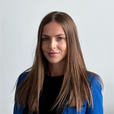 Profile photo of Stella, Economics tutor at Wiingy 