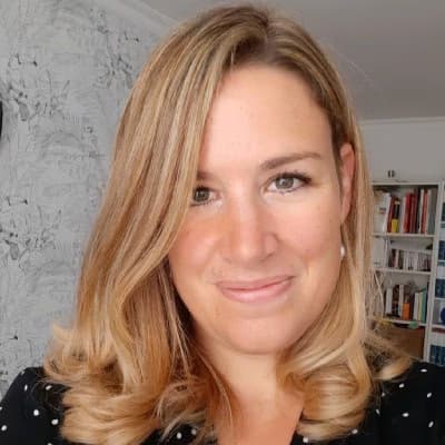 Profile photo of Stella, AP tutor at Wiingy 