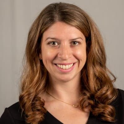 Profile photo of Tessa, French tutor at Wiingy 