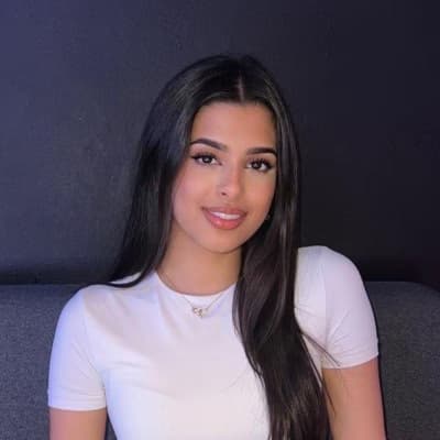 Profile photo of Valentina, AP tutor at Wiingy 