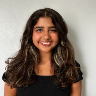 Profile photo of Veena, Hindi tutor at Wiingy 