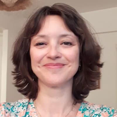 Profile photo of Veronica, Engineering tutor at Wiingy 