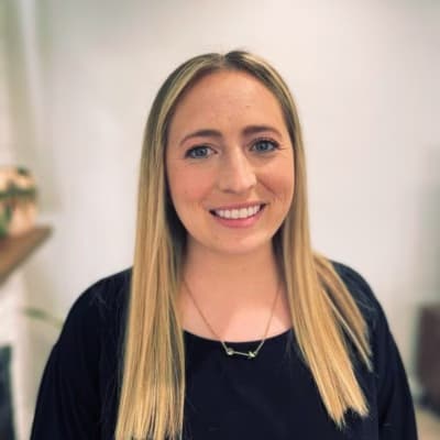 Profile photo of Violet, French tutor at Wiingy 