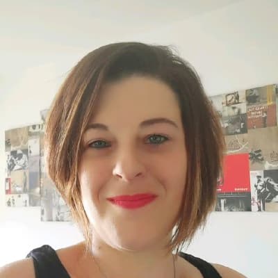 Profile photo of Violet, Mathematics tutor at Wiingy 