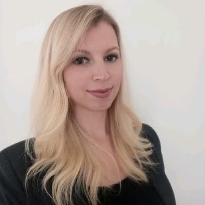 Profile photo of Violet, English tutor at Wiingy 