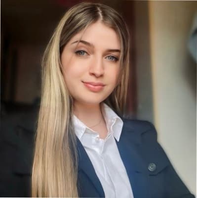 Profile photo of Violet, ACT tutor at Wiingy 