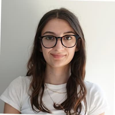 Profile photo of Violet	, Engineering tutor at Wiingy 