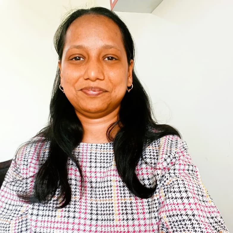 Profile photo of Neha, Physics tutor at Wiingy 