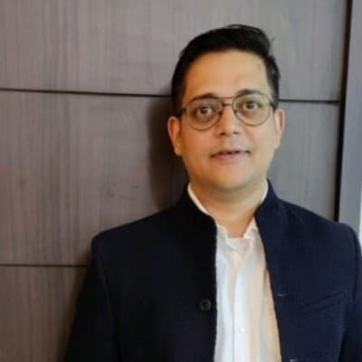 Profile photo of Yash, Yoga tutor at Wiingy 