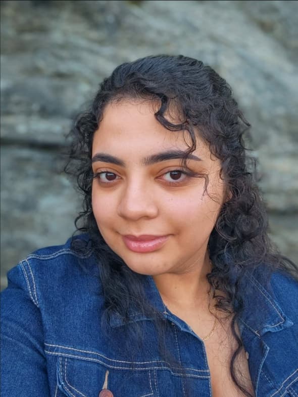 Profile photo of Yasmine, French tutor at Wiingy 