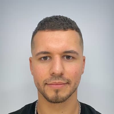 Profile photo of Zane, AP tutor at Wiingy 