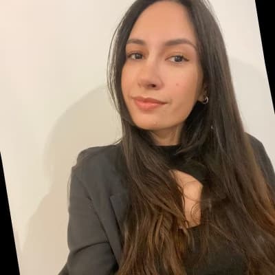 Profile photo of Zaria, Economics tutor at Wiingy