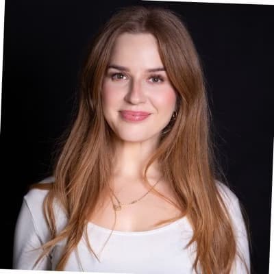 Profile photo of Hester, Science tutor at Wiingy