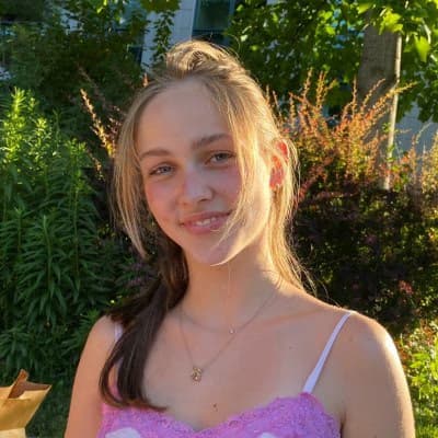 Profile photo of Zoe, AP tutor at Wiingy 