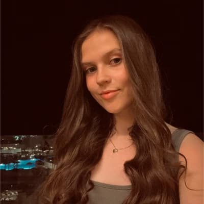 Profile photo of Orla, GMAT tutor at Wiingy 