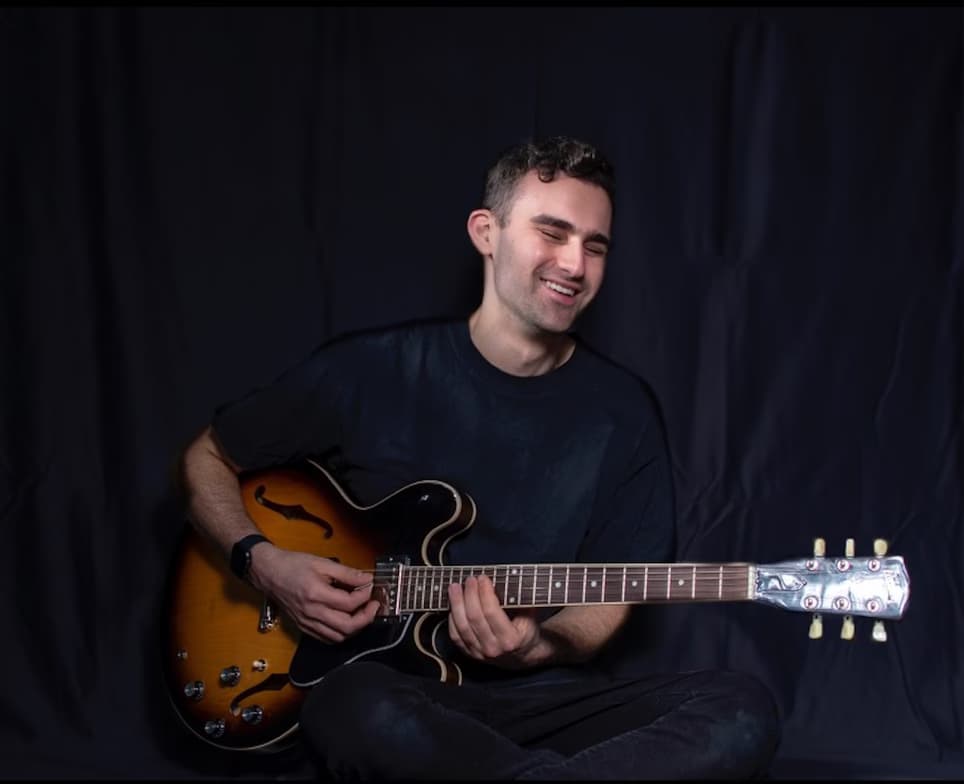 Profile photo of Jonah, Guitar tutor at Wiingy 