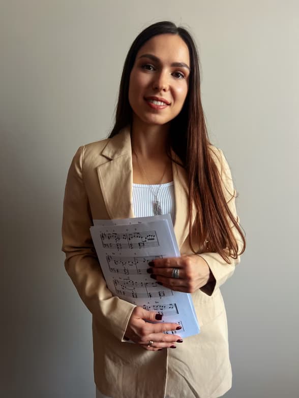 Profile photo of Victoria, Singing tutor at Wiingy 