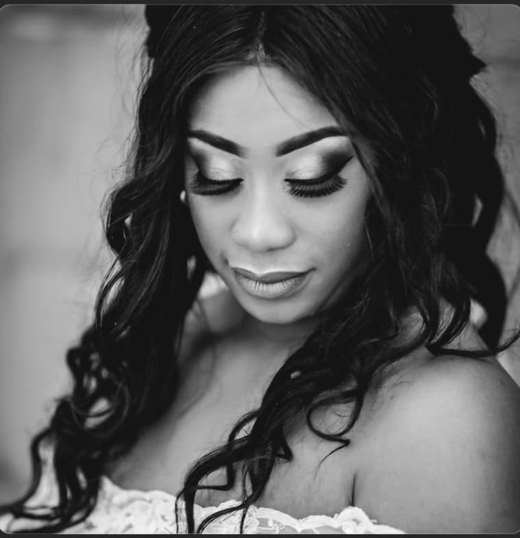 Profile photo of Lola, Singing tutor at Wiingy 