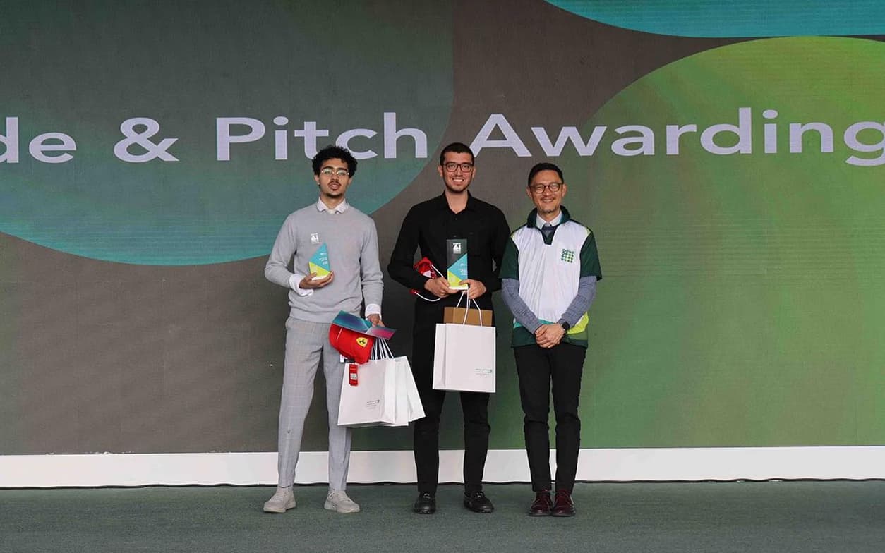 Casual photos of Mohamad, Wiingy tutor 