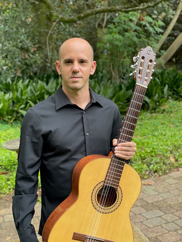 Profile photo of Dror, Guitar tutor at Wiingy 