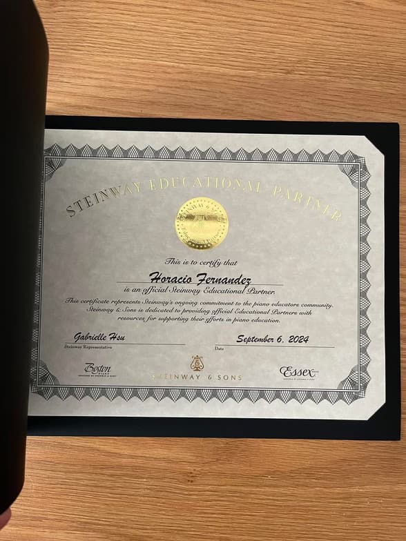 Verified degree or teaching certification of Horacio 