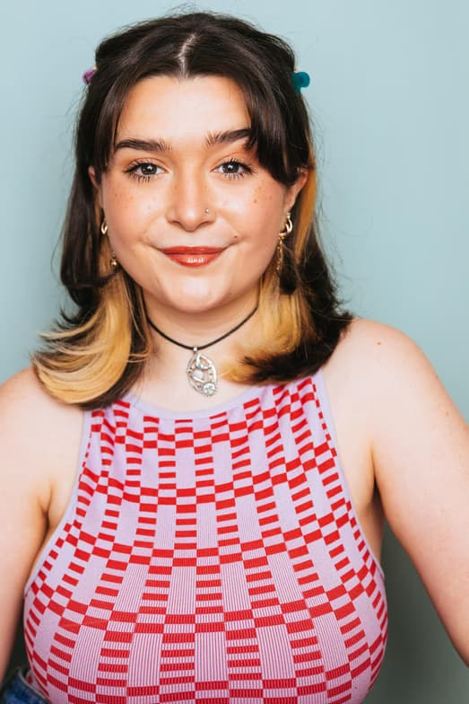 Profile photo of Vicky, Singing tutor at Wiingy 