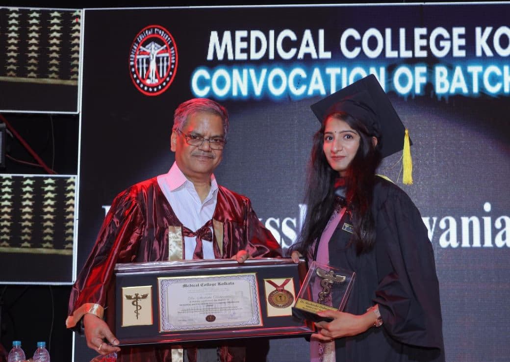 Graduation ceremony photo of Dr Shaksshi