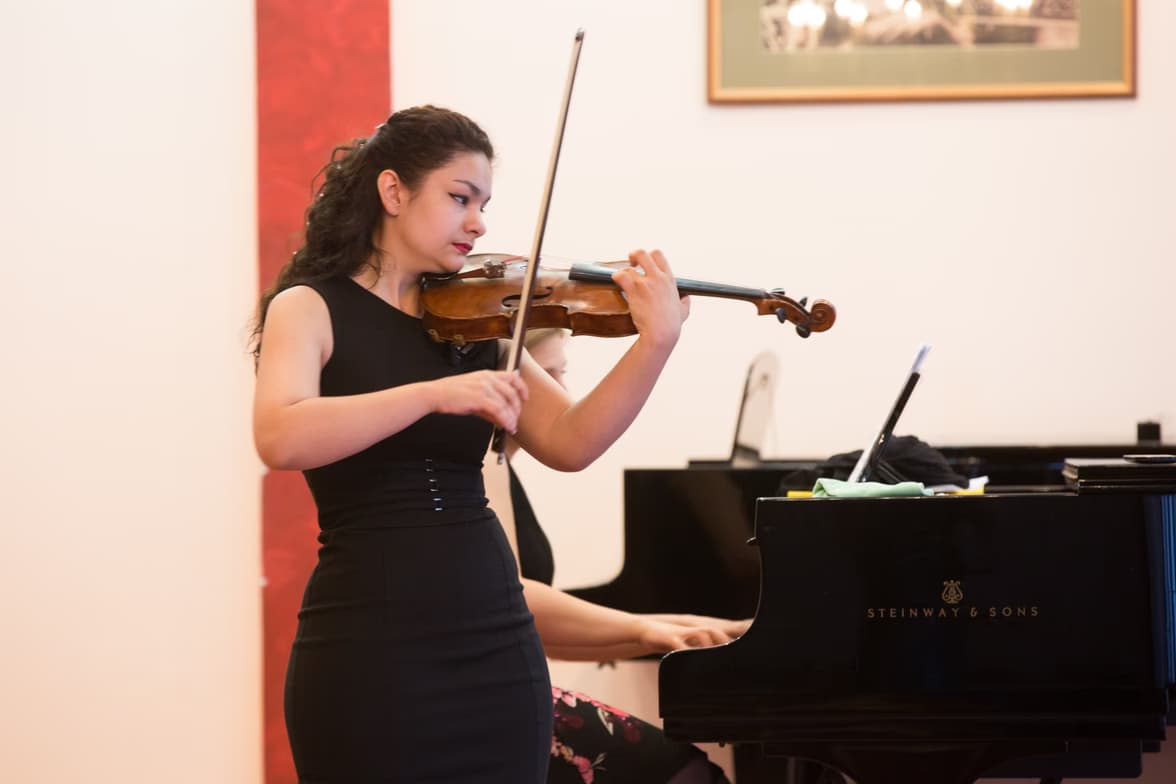 Graduation ceremony photo of Gloria 