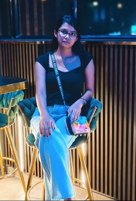 Travel snapshot of Rakhi during a trip 