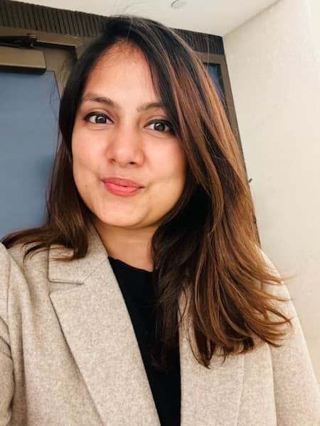 Profile photo of radhika, French tutor at Wiingy 