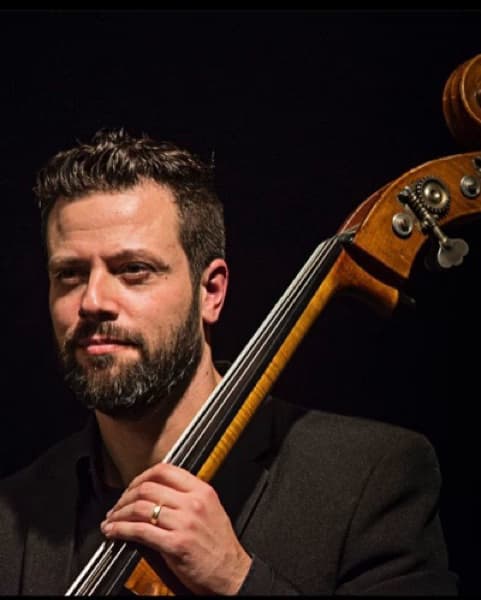 Profile photo of Lucas, Guitar tutor at Wiingy 