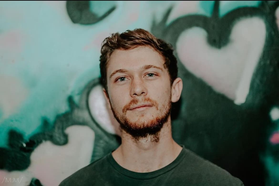 Profile photo of Dennis, English tutor at Wiingy 