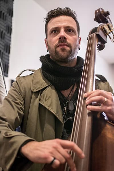 Profile photo of Lucas, Guitar tutor at Wiingy 