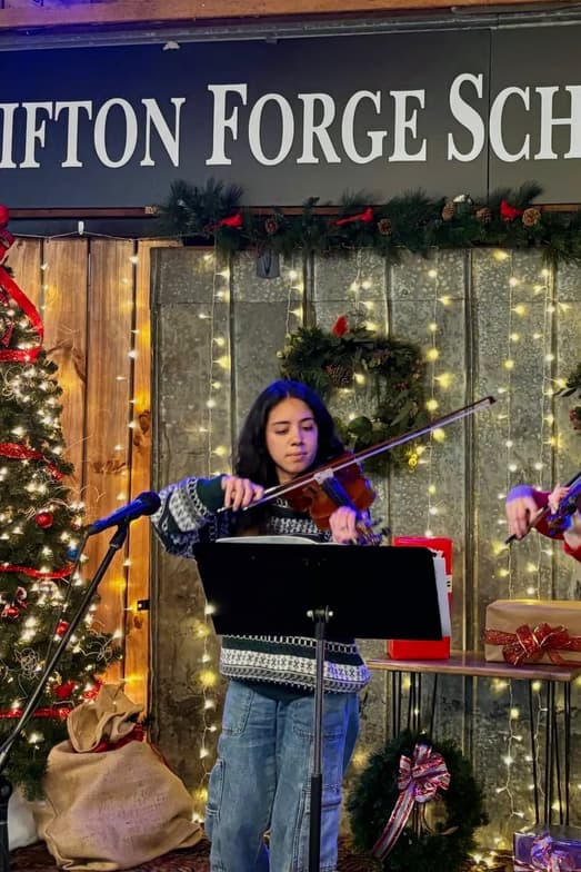 Profile photo of Julia, Violin tutor at Wiingy 