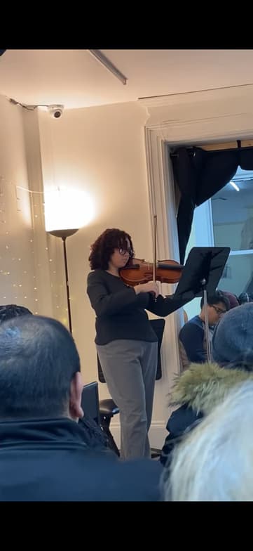 Profile photo of Krystal, Violin tutor at Wiingy 