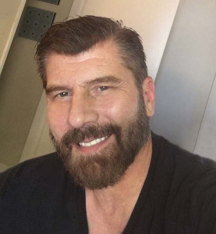 Profile photo of Robert, English tutor at Wiingy 