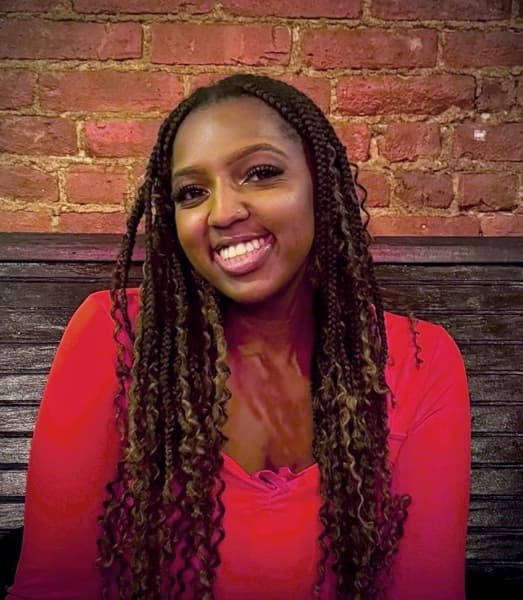 Profile photo of Carrington, Singing tutor at Wiingy