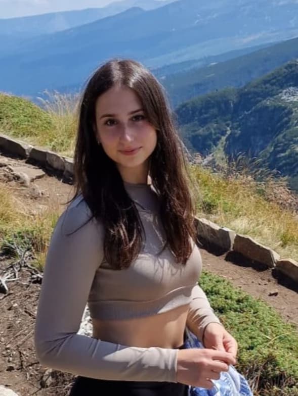 Profile photo of Hristina, French tutor at Wiingy 