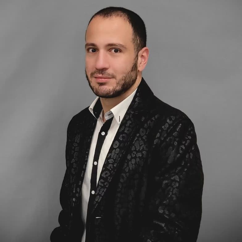 Profile photo of Tarek, Chemistry tutor at Wiingy 