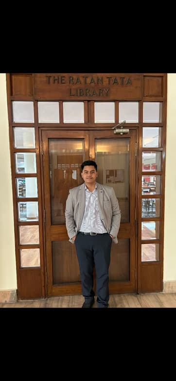 Profile photo of Siddharth, Economics tutor at Wiingy 