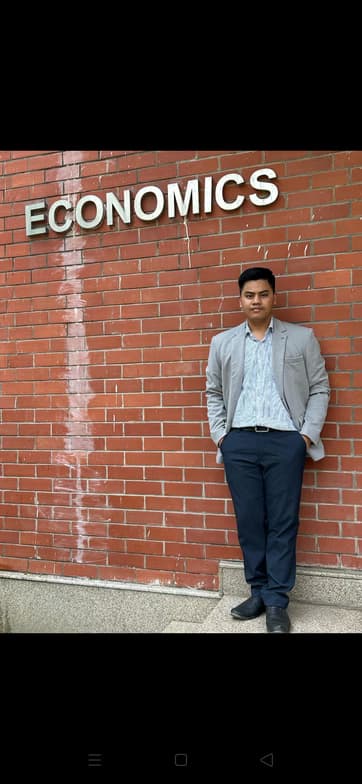Profile photo of Siddharth, Economics tutor at Wiingy 