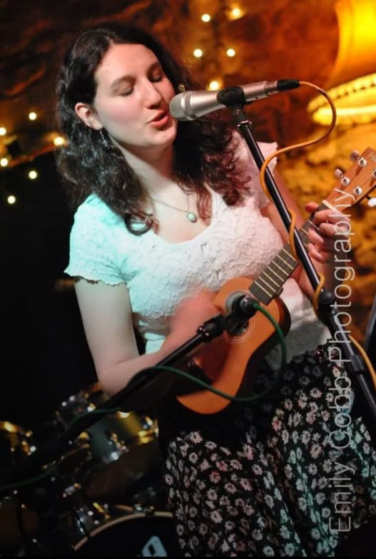 Profile photo of Kathy, Singing tutor at Wiingy 