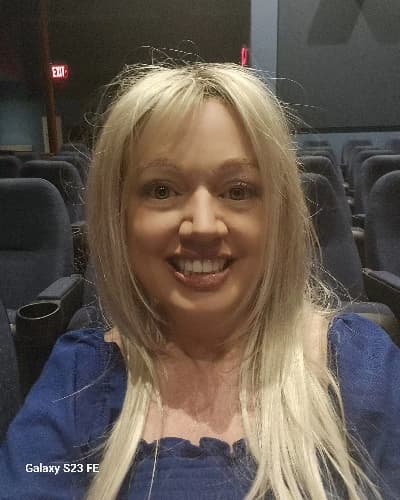 Profile photo of Rae Jean, Singing tutor at Wiingy 