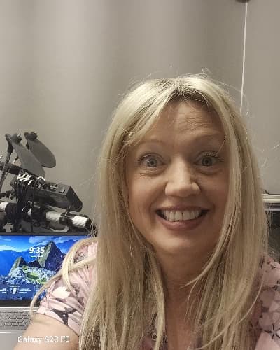 Profile photo of Rae Jean, Singing tutor at Wiingy 