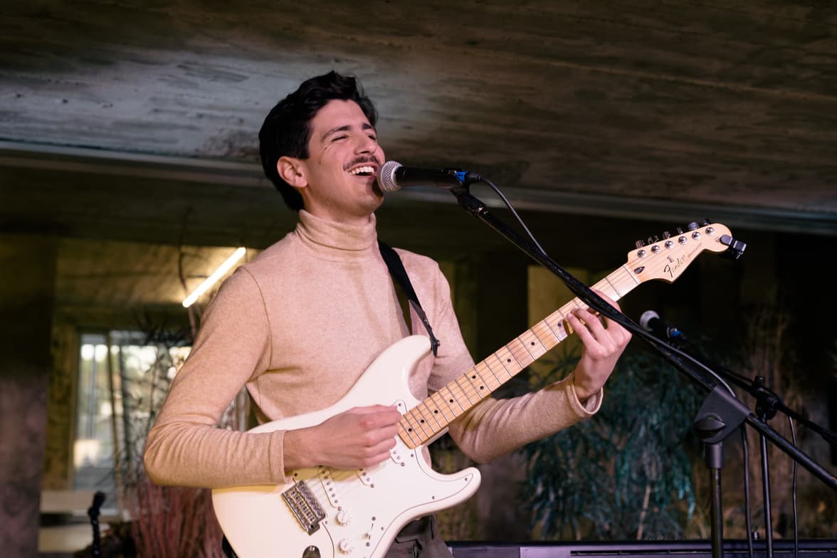 Profile photo of Tomás, Guitar tutor at Wiingy 