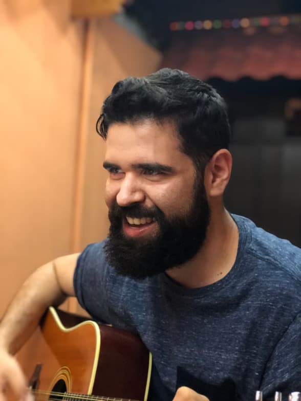 Profile photo of Oscar, Guitar tutor at Wiingy