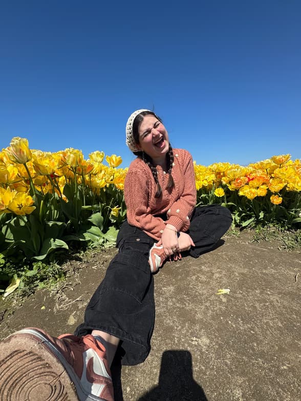 Profile photo of Bella, Singing tutor at Wiingy 