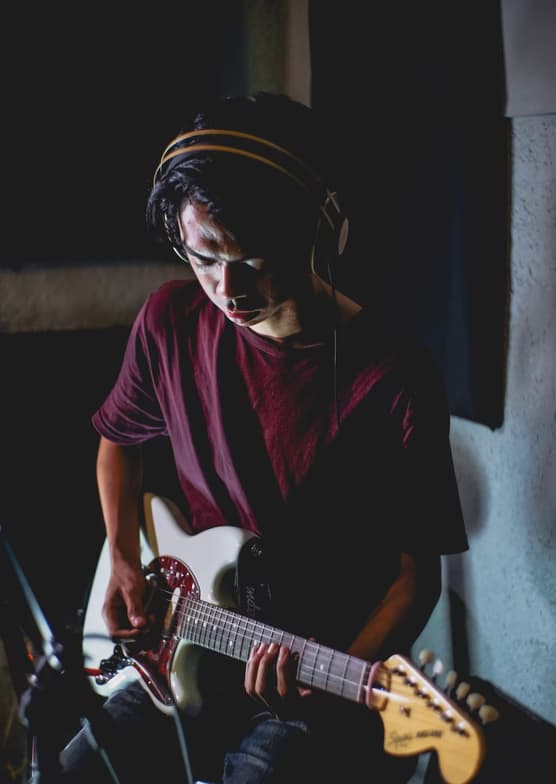 Emman conducting a lesson 