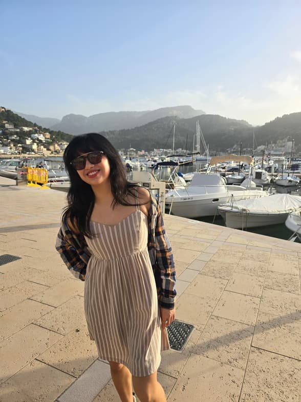 Travel snapshot of Fernanda during a trip 