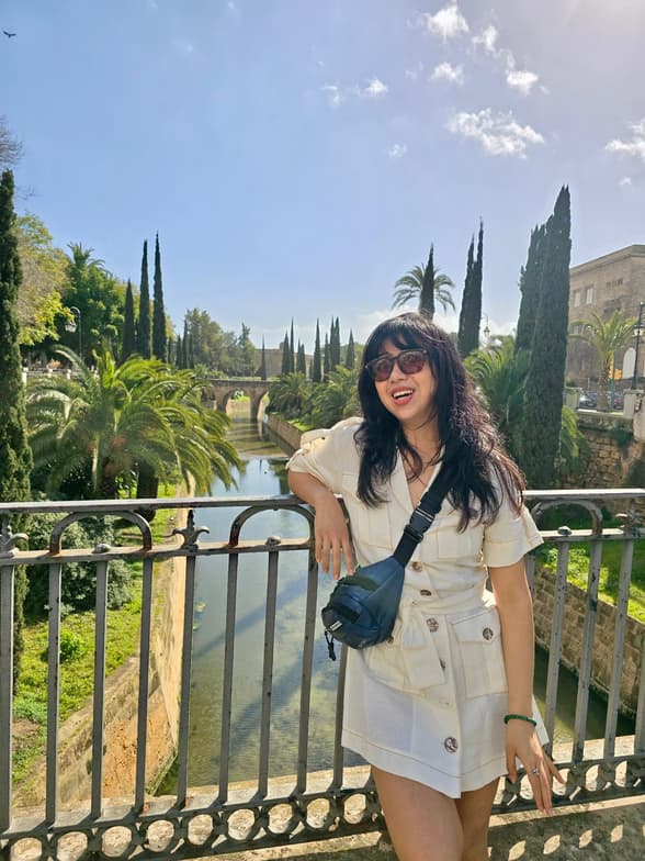 Travel snapshot of Fernanda during a trip 